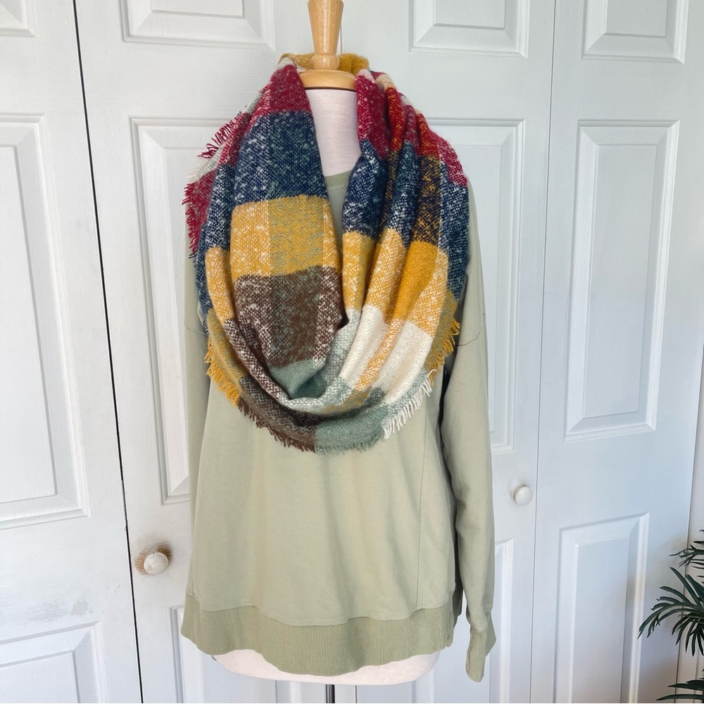 PRETTY PERSUASIONS Plaid Multi-Color Soft Scarf NWT